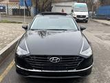 Hyundai Sonata 2022 года за 16 590 000 тг. в Алматы – фото 2