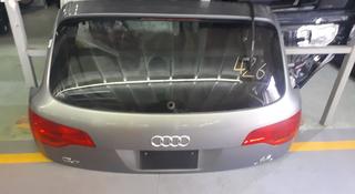 Дверь багажника Audi Q7 за 2 580 тг. в Алматы
