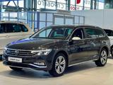 Volkswagen Passat Exclusive 2.0 TSI 2022 года за 18 590 000 тг. в Астана