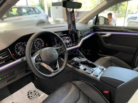 Volkswagen Touareg Exclusive Elegance 2021 года за 38 019 000 тг. в Шымкент – фото 8