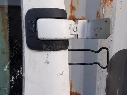 Задние двери на Renault Master за 1 250 тг. в Караганда – фото 3