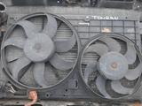 Диффузор радиатора, вентиляторы охлаждения Volkswagen Touran за 35 000 тг. в Семей