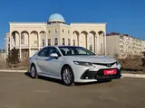 Toyota Camry 2022 года за 24 050 000 тг. в Атырау