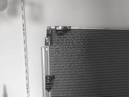 Радиатор кондиционера J200 за 22 000 тг. в Алматы – фото 3