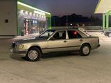 Mercedes-Benz E 200 1989 года за 1 100 000 тг. в Кызылорда – фото 2