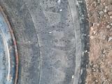 Шина с диской б/у за 25 000 тг. в Атырау – фото 4