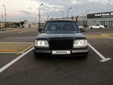 Mercedes-Benz E 220 1994 года за 2 100 000 тг. в Шымкент