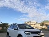 Toyota RAV 4 2018 года за 15 500 000 тг. в Актау – фото 5