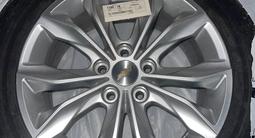 Стоковые диски с шинами от Chevrolet Malibu за 300 000 тг. в Алматы