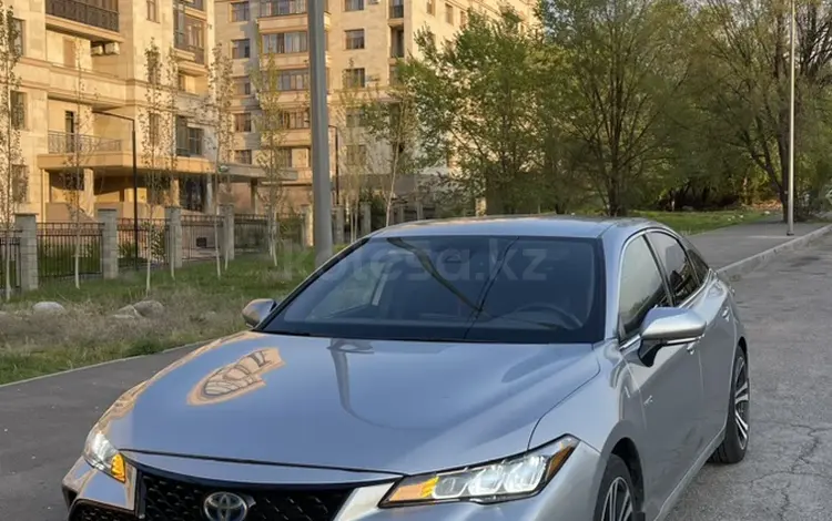 Toyota Avalon 2019 года за 19 000 000 тг. в Алматы