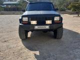 Jeep Cherokee 1993 года за 3 000 000 тг. в Актау