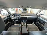 Volkswagen Passat Business 1.4 TSI 2022 года за 14 860 000 тг. в Актобе – фото 4