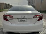 Toyota Camry 2014 года за 7 300 000 тг. в Туркестан – фото 2