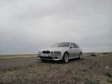 BMW 528 1999 года за 4 300 000 тг. в Жанаозен – фото 3