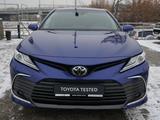 Toyota Camry 2021 года за 21 100 000 тг. в Алматы – фото 2