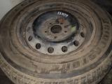 Б/у оригинальные металлические диски для Тойота Камри за 30 000 тг. в Актобе