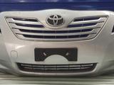 Бампер передний в сборе на Toyota Camry XV40 за 90 000 тг. в Алматы