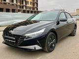 Hyundai Elantra 2022 года за 13 800 000 тг. в Уральск