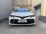 Toyota Camry 2021 года за 16 900 000 тг. в Астана