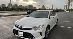 Toyota Camry 2017 года за 14 100 000 тг. в Астана