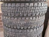 Шины Bridgestone 7.00R16 шипованные баллона за 160 000 тг. в Толе би – фото 2