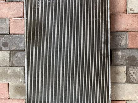 Основной радиатор w211E280 за 35 000 тг. в Кыргауылды – фото 2