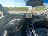 Toyota Camry 2021 года за 22 000 000 тг. в Атырау – фото 4