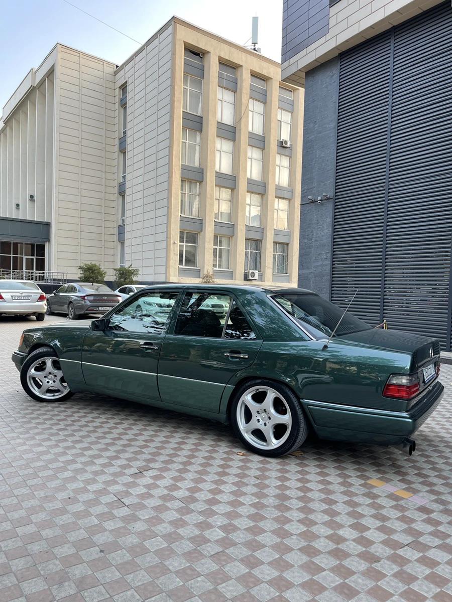 Mercedes-Benz E 280 1993 г.