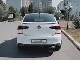 Volkswagen Polo 2021 года за 11 500 000 тг. в Уральск – фото 2