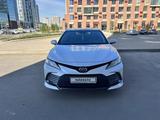 Toyota Camry 2021 года за 22 200 000 тг. в Астана