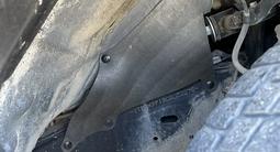Защита двигателя, Пыльники двигателя Toyota Land Cruiser Prado за 12 000 тг. в Актау – фото 5