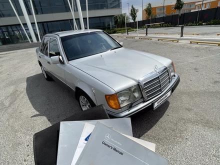 Mercedes-Benz E 220 1993 года за 2 200 000 тг. в Кызылорда – фото 2