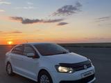 Volkswagen Polo 2015 года за 5 800 000 тг. в Атырау – фото 2