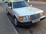 Mercedes-Benz E 220 1992 года за 2 300 000 тг. в Шымкент