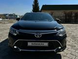 Toyota Camry 2017 года за 14 500 000 тг. в Темиртау – фото 2