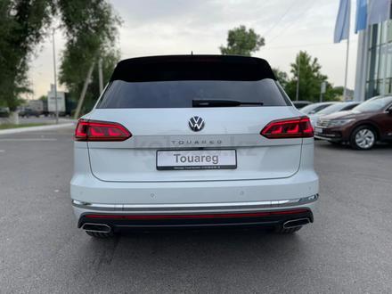 Volkswagen Touareg Business Elegance 2021 года за 32 110 000 тг. в Шымкент – фото 17