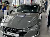 Hyundai Sonata 2021 года за 18 200 000 тг. в Караганда – фото 2