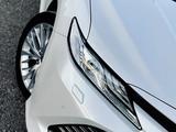 Toyota Camry 2021 года за 18 500 000 тг. в Караганда – фото 5