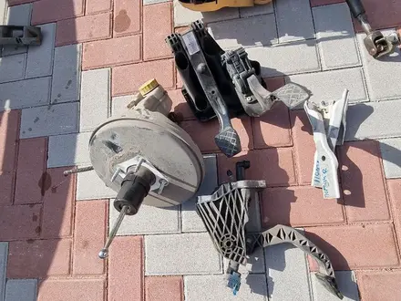 Тормозной вакуум цилиндр педаль комплект за 15 000 тг. в Алматы – фото 2