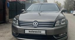 Volkswagen Passat 2011 года за 5 980 000 тг. в Алматы