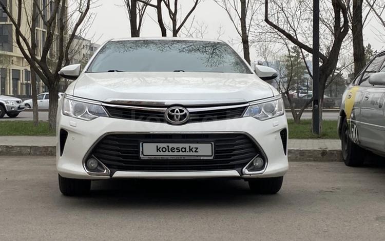 Toyota Camry 2015 года за 12 600 000 тг. в Нур-Султан (Астана)