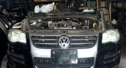 ОФКАТ морда таурег Volkswagen Touareg 3.6 л двигатель акпп мотор за 2 500 000 тг. в Алматы