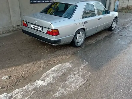 Mercedes-Benz E 230 1992 года за 2 700 000 тг. в Шымкент – фото 14