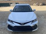 Toyota Camry 2022 года за 18 700 000 тг. в Жанаозен – фото 3