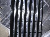 Решетка радиатора вставка на Мерседес 140 за 10 000 тг. в Алматы – фото 2