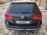 Volkswagen Passat 2011 года за 3 700 000 тг. в Уральск – фото 3