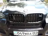 Решетка радиатора Ноздри на БМВ BMW за 30 000 тг. в Алматы – фото 3