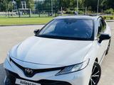 Toyota Camry 2020 года за 18 700 000 тг. в Алматы