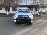 Toyota Hilux 2022 года за 27 000 000 тг. в Уральск – фото 2