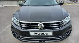 Volkswagen Passat 2019 года за 11 999 999 тг. в Алматы – фото 3
